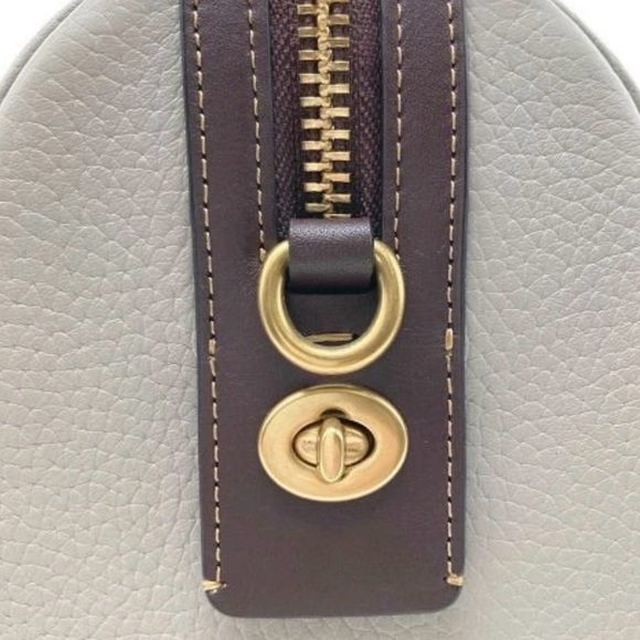 Ruby 25 - Picture 5 of 7